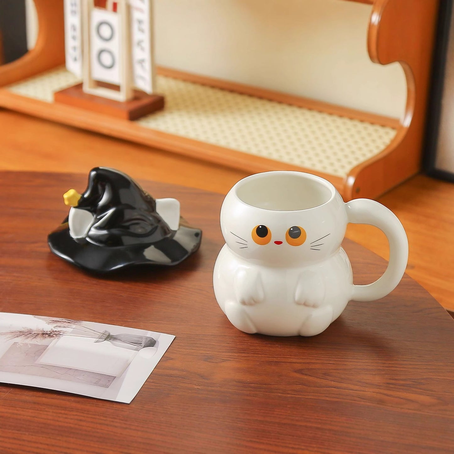 魔法の帽子をかぶった猫マグカップ(2色・500ml・蓋付き)