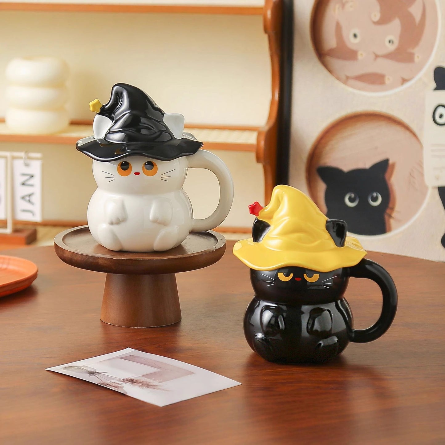 魔法の帽子をかぶった猫マグカップ（2色・500ml・蓋付き）